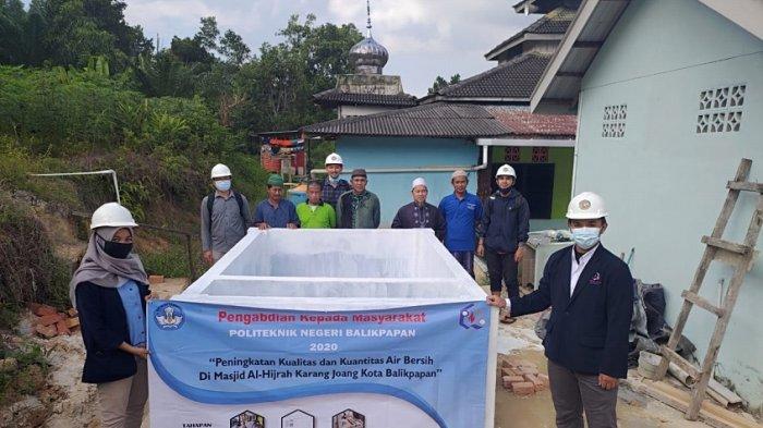 Program PKM Poltekba Bantu Peningkatan Air Bersih di Masjid Al-Hijrah Karang Joang, Balikpapan